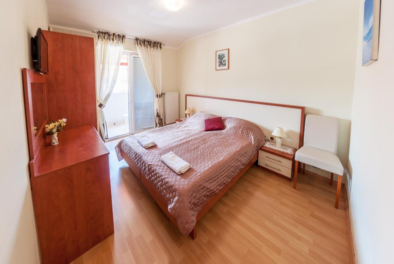 Bed And Breakfast Taverna Miskovic Pag Town Buitenkant foto